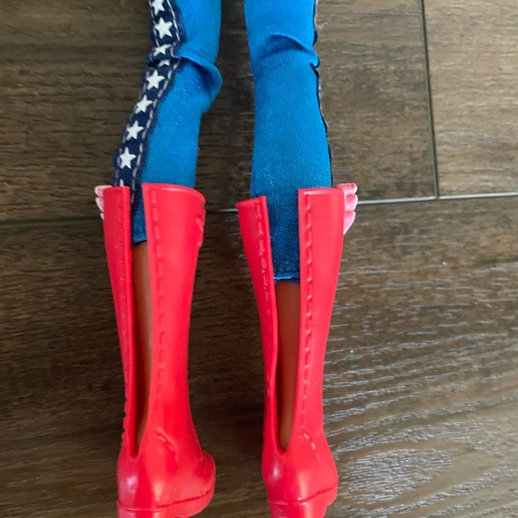 DC Comics Wonder Woman and Supergirl Dolls - Picture 4 of 9